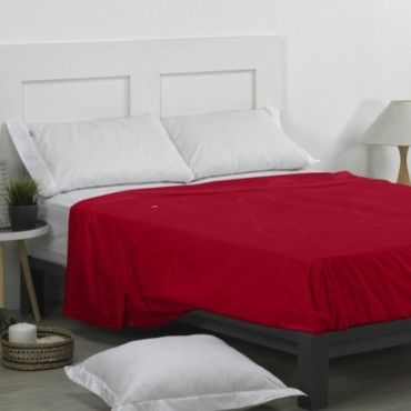 Sábana encimera 50/50 burdeos escena de cama